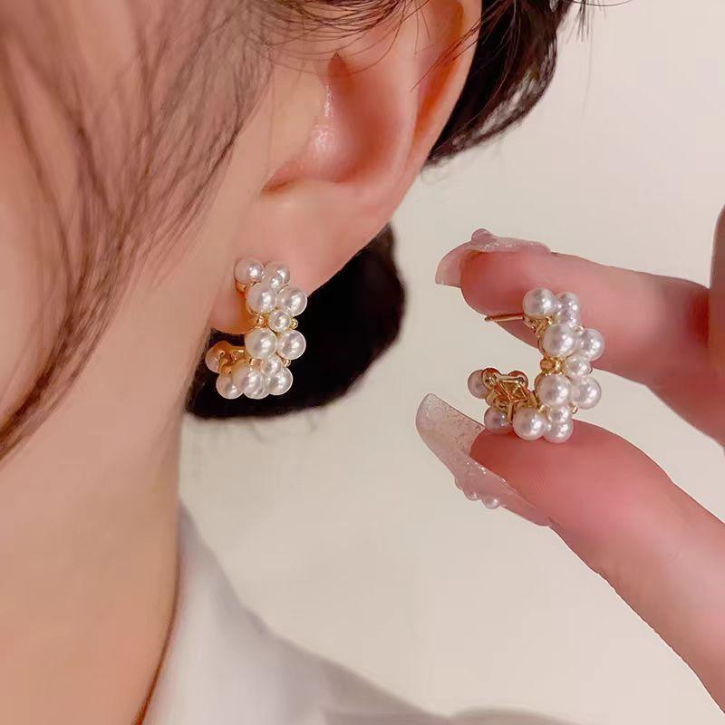 Light Luxury High-end Sense C-type Pearl Small Ear Ring Style Niche Temperament Earrings Versatile Commuter Earrings