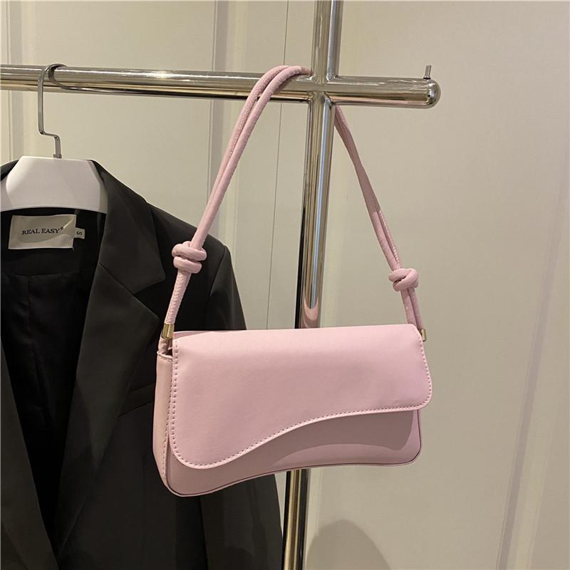 Sac à rabat bandoulière polyvalent pour femmes, nouveau style: Sac à main carré compact et élégant pour le travail et les déplacements
