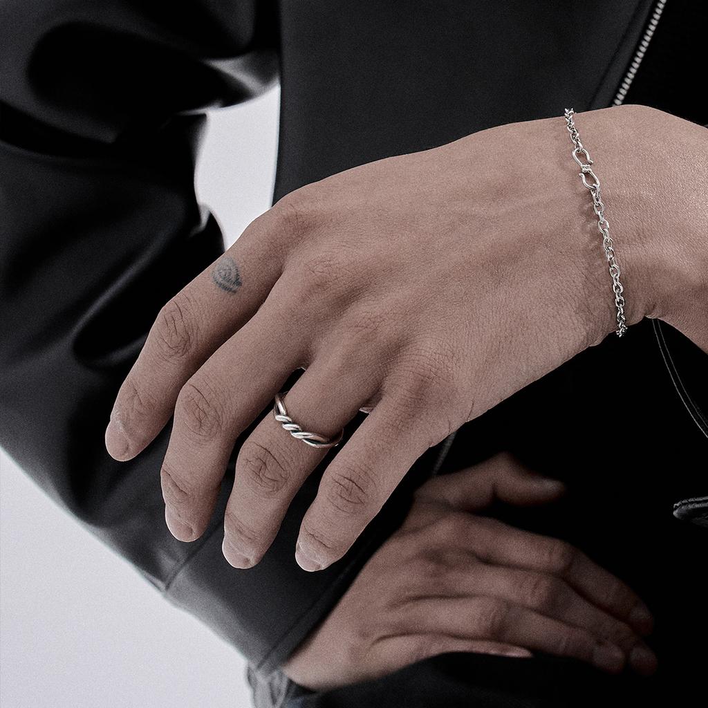 Silvertag Sir-25Fw5 Knot Open Silver Ring