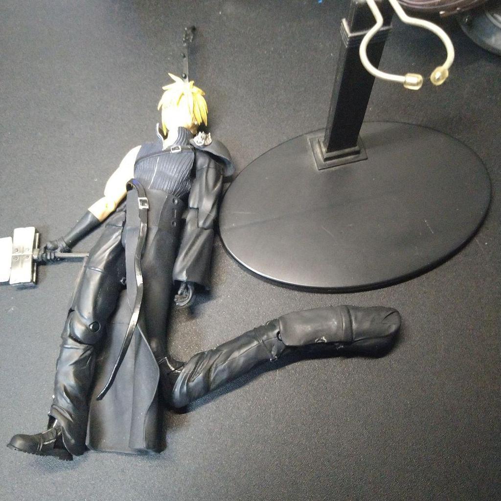[USED] Cloud Strife Figure Fenrir FF7