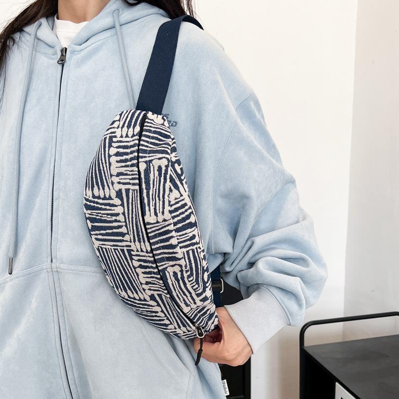 Crossbody shoulder bag fresh, simple and cute sports niche aesthetic casual breast bag