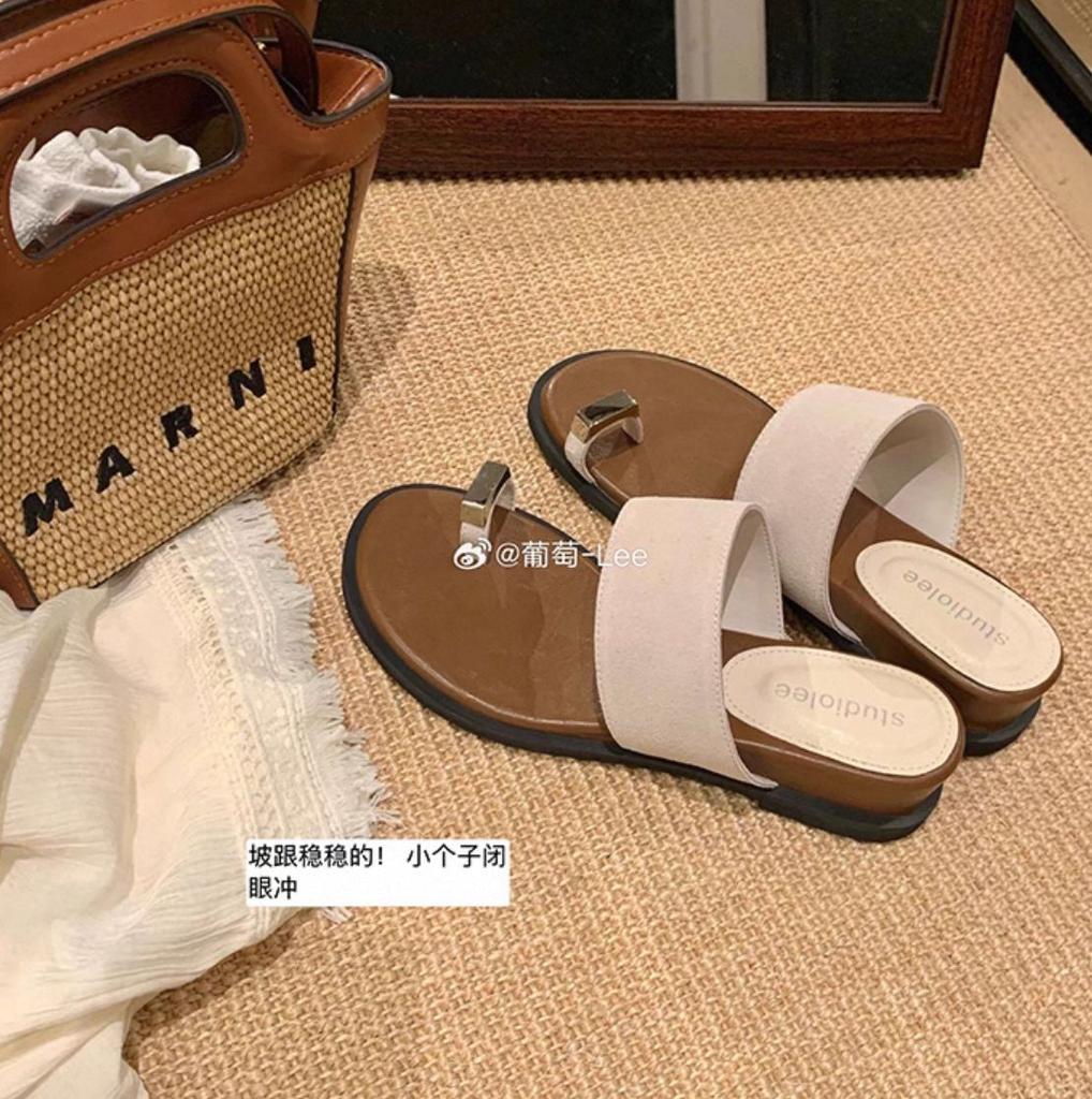 Grape Mother Studiolee Leather Version Increased Height by 4cm~ One-word Belt Outer Wear Cover Toe Herringbone Flat Bottom Toe Slippers
