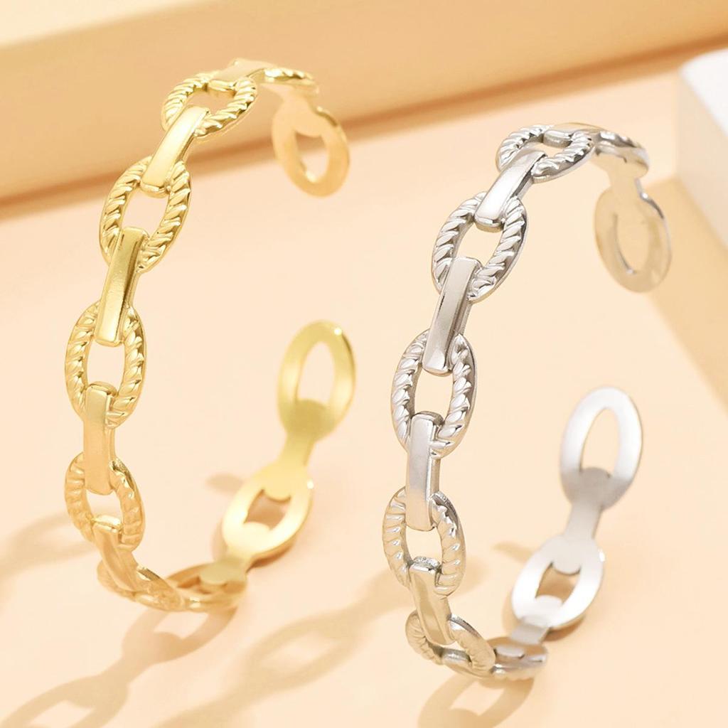 Speckled Chain Women's Open Bangle: 18K Gold-Plated Stainless Steel Bracelet