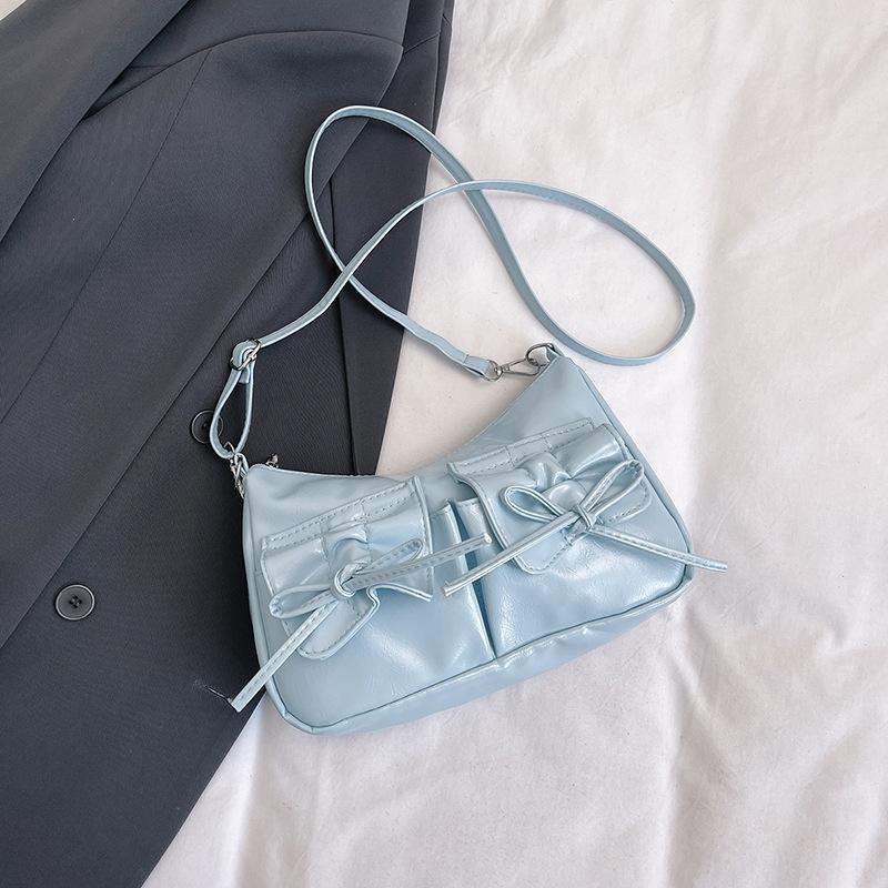 Large capacity bag women's spring 2025 new fashion niche design shoulder messenger bag underarm pillow bag
