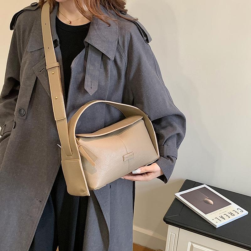 Shoulder Bag Autumn and Winter New Style Simple Women's Bag High-end Fashion Bag Women's Large Capacity Commuting Crossbody Bag