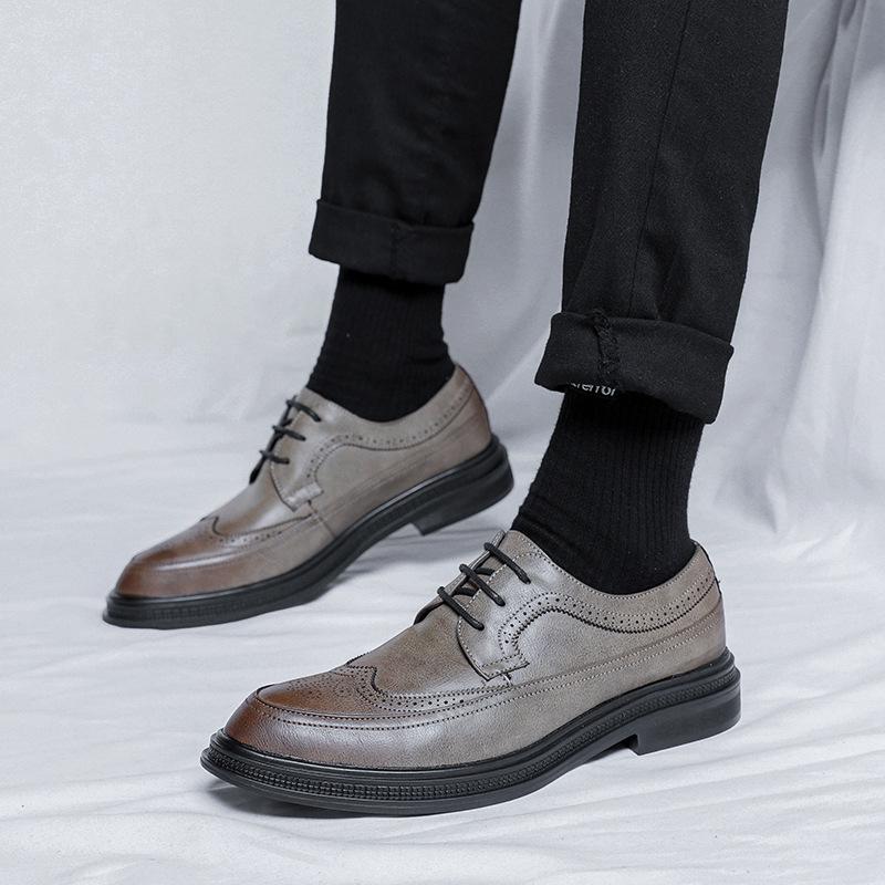 New Modelpointed Large Size British Bullock Carved Leather Shoes Men'S Breathable Men'S Casual Business Shoes 45 Groom Wedding Shoes 46