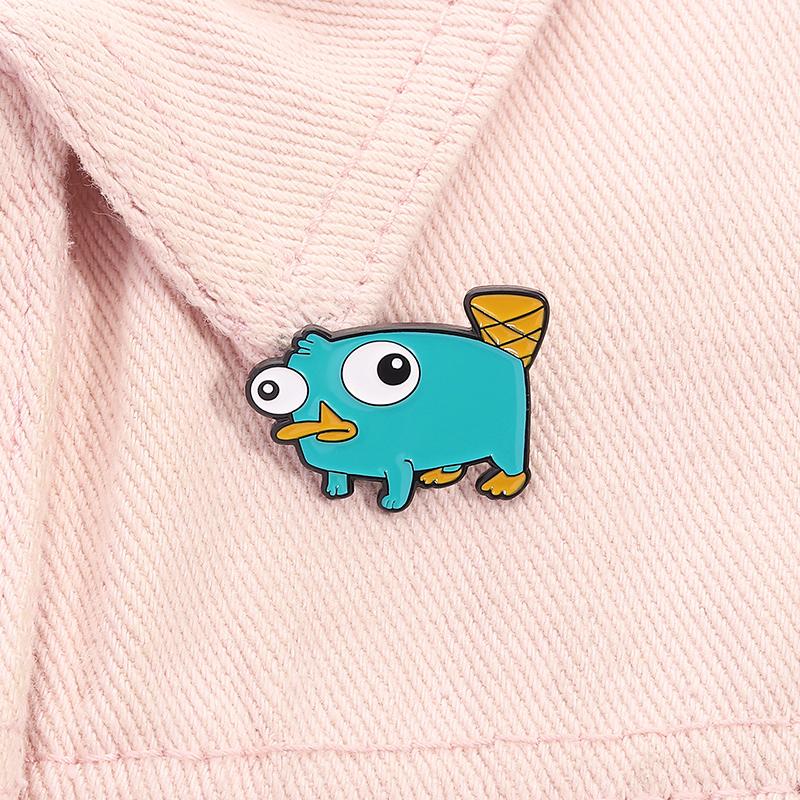 Smaltovaná odznáček Brož Platypus, Roztomilá kachní brož Z kresleného anime, Odznak na batoh, Zábavný šperk Dárek Pro přátele
