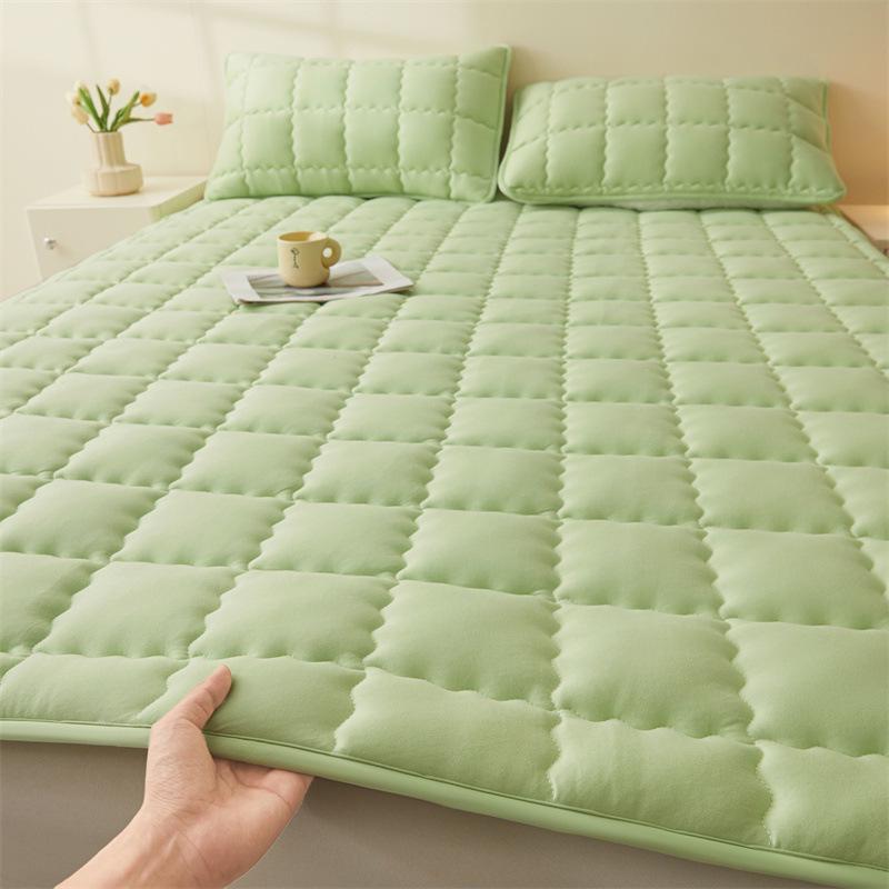 Summer Thin Mattress Pad & Blanket - Breathable & Soft Protector for Dorm, Hotel, and B&B Single Beds.