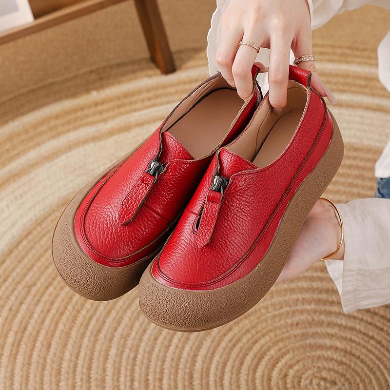 Fashion 2025 Spring New Style Slip On Head Layer Leather Retro Soft Bottom Large Flat Comfortable Mother's Shoes Women's Shoes