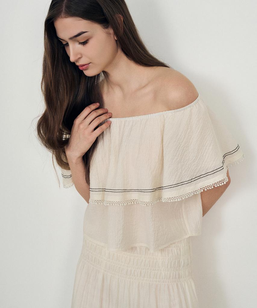 Laneonkyulleoseu Flow Frill Off-Shoulder Blouse_Ivory