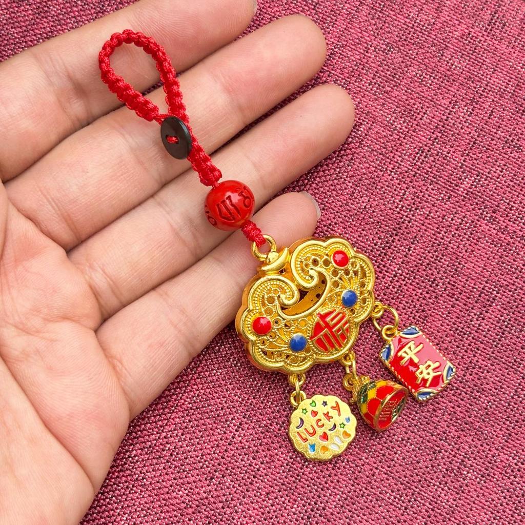 Vintage Lucky Car Keychain with Gold Beast Pendant and Peace Bell Buckle for Men & Women