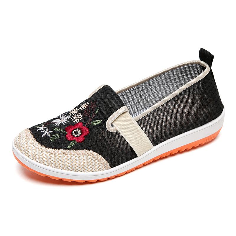 Ancient breathable women's shoes, old Beijing cloth shoes, mesh embroidered shoes, middle-aged mother shoes, soft-soled women's shoes