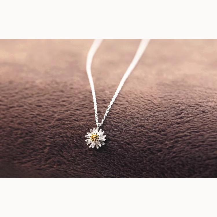 

Темпераментная мода хризантема цветок ожерелье женский маленький свежий кулон короткая секция ключицы цепочка ювелирные изделия для отправки подруге подарок copper