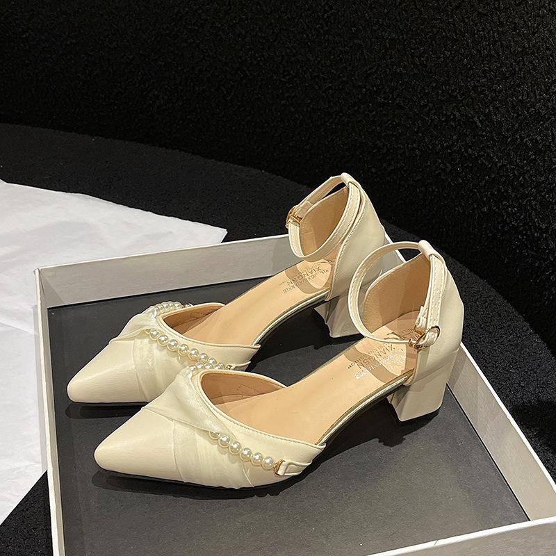 

Baotou sandals female summer 2025 new fairy style thick heel pointed hollow versatile with skirt single shoes 39