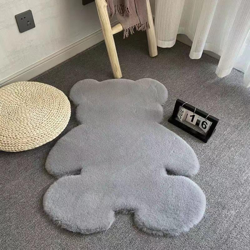 Adorable Bear Plush Rug - Heart-Shaped Decorative Carpet for Children's Room or Bedroom Floor.