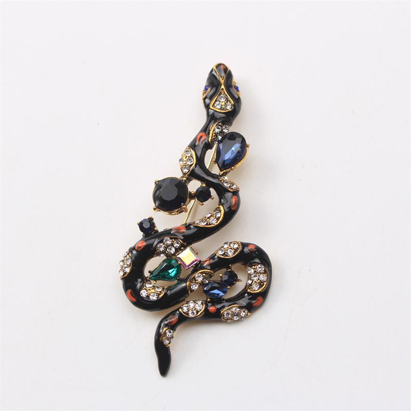Stylish and Elegant Zodiac Animal Snake Brooch Personalized Luxury Accessory Pin Gift