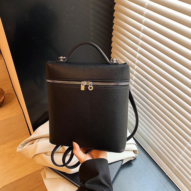 

Модный универсальный дорожный маленький рюкзак женский 2025 новый корейский повседневный милый маленький рюкзак сумка через плечо 21.5*8*24