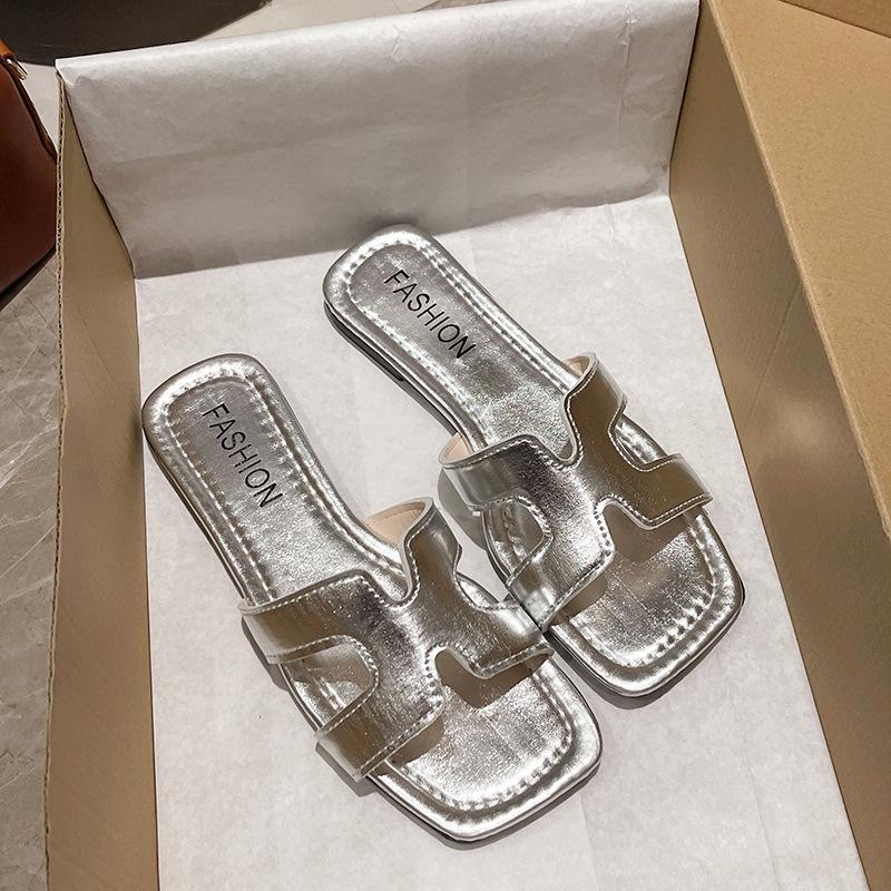 Flat-bottomed Cool Slippers for Women's Summer Outer Wear 2025 New Indoor Flat-bottomed Ins Cross Beach One-word Cool Slippers for Women