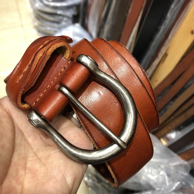 

Ремень мужской классический из коровьей кожи Horsebit Luxury Casual Jeans с потертой пряжкой Wild Army Green 130cm светло-коричневого