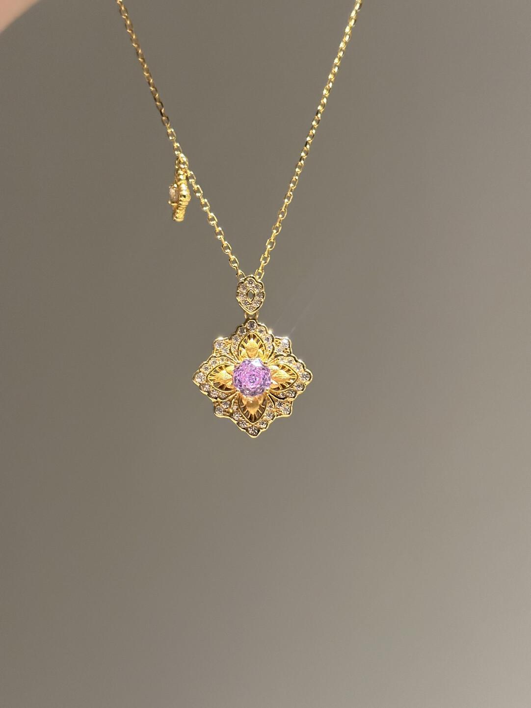Xiaohongshu Dreamy Mermaid Scale Necklace - Four-Leaf Clover & Colorful Rose Design