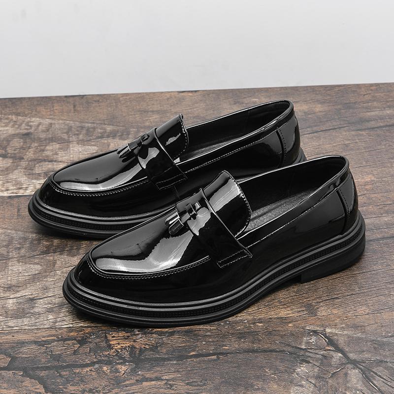 Fashion Handmade Leather Mens Casual Shoes New Fashion Slip-on Shoes Italian Style Male Loafers Soft Flats Lightweight Moccasins for Man