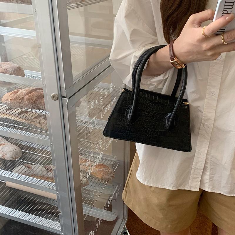 Niche design women's bag pink small square bag new texture portable small bag simple messenger bag tide