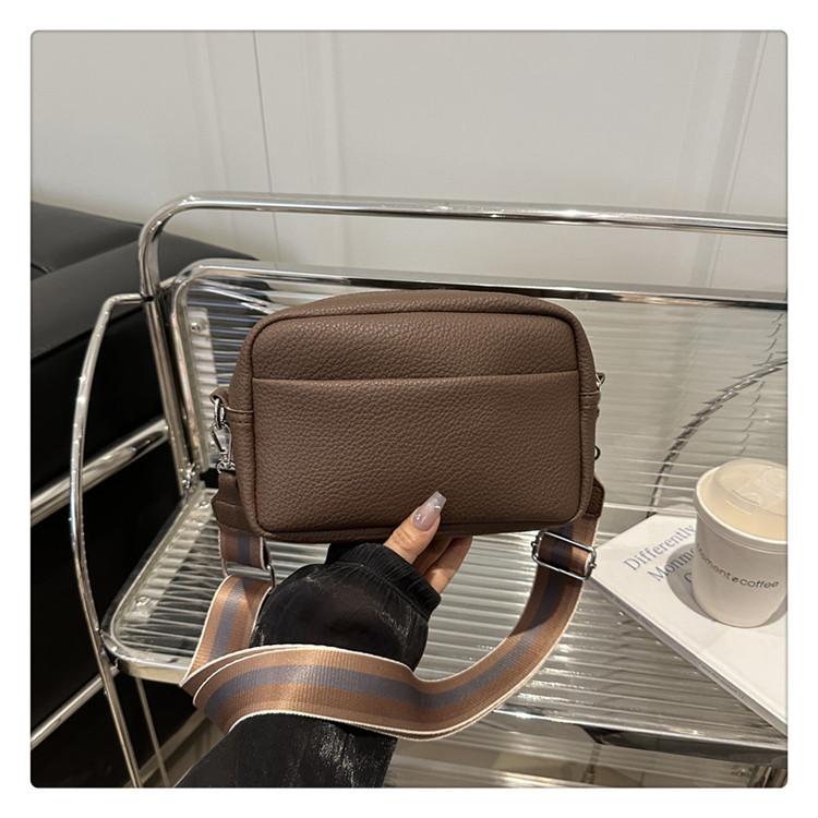 2025 lychee pattern trendy women's bag new solid color messenger bag women's high-end shoulder small square bag