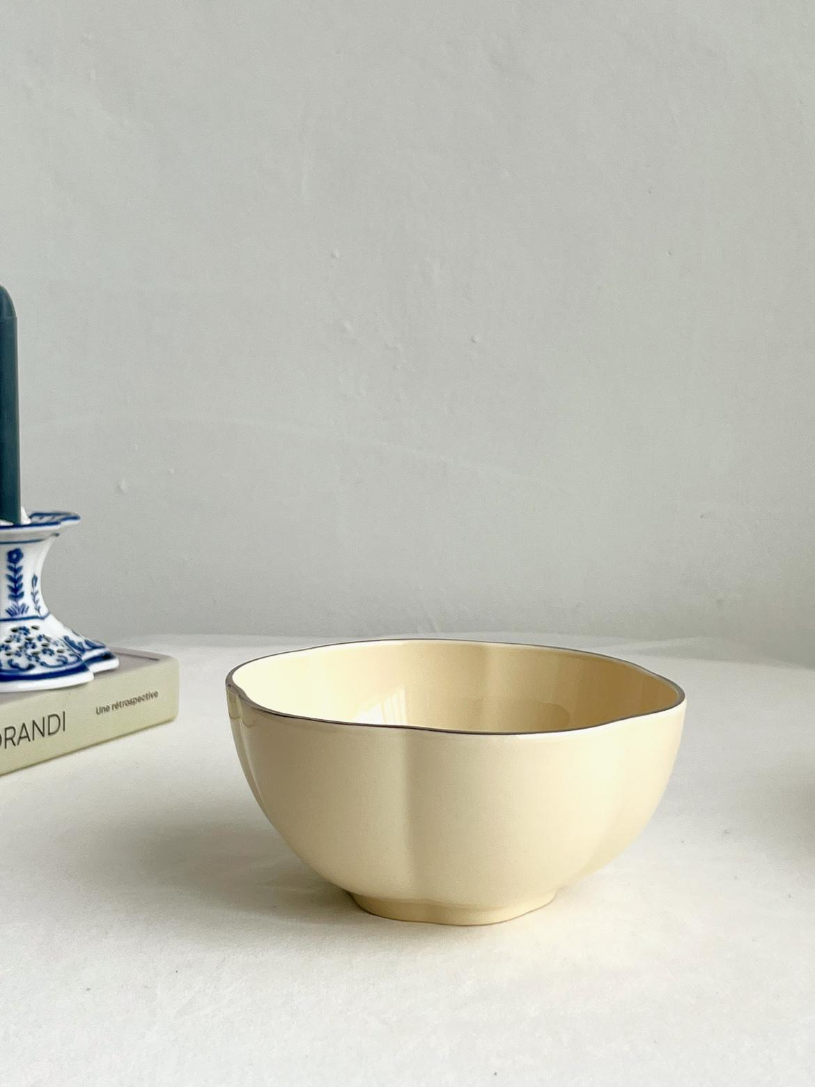 Retro Simple Style Cream Yellow Silver-Edged Petal Plate and Cup Saucer Set