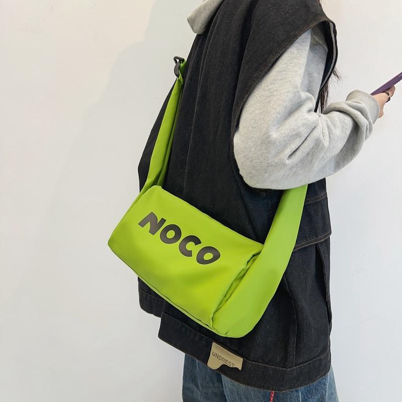 Спортивная сумка через плечо — фото 15