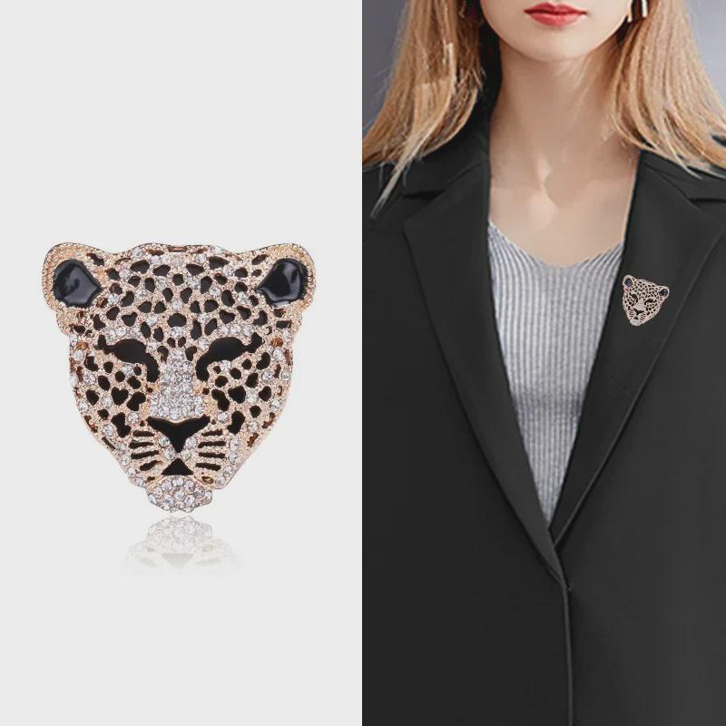 Vintage Rhinestone Leopard Brooch: Stylish Animal Pin for Clothing