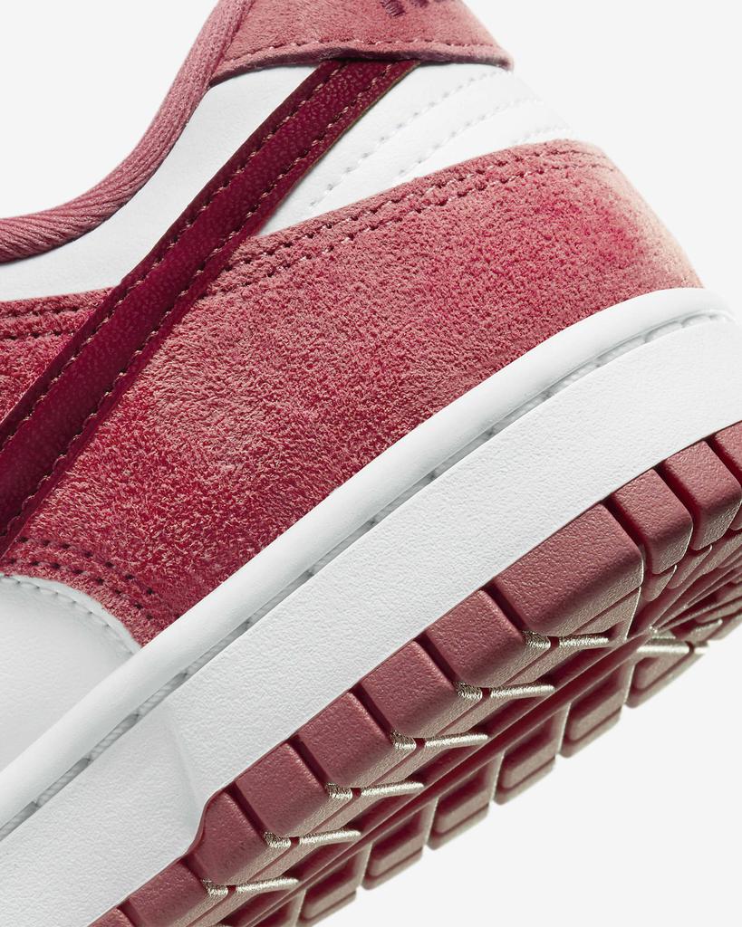 FQ7056-100 Nike Dunk Low Valentineas Day (Women's)