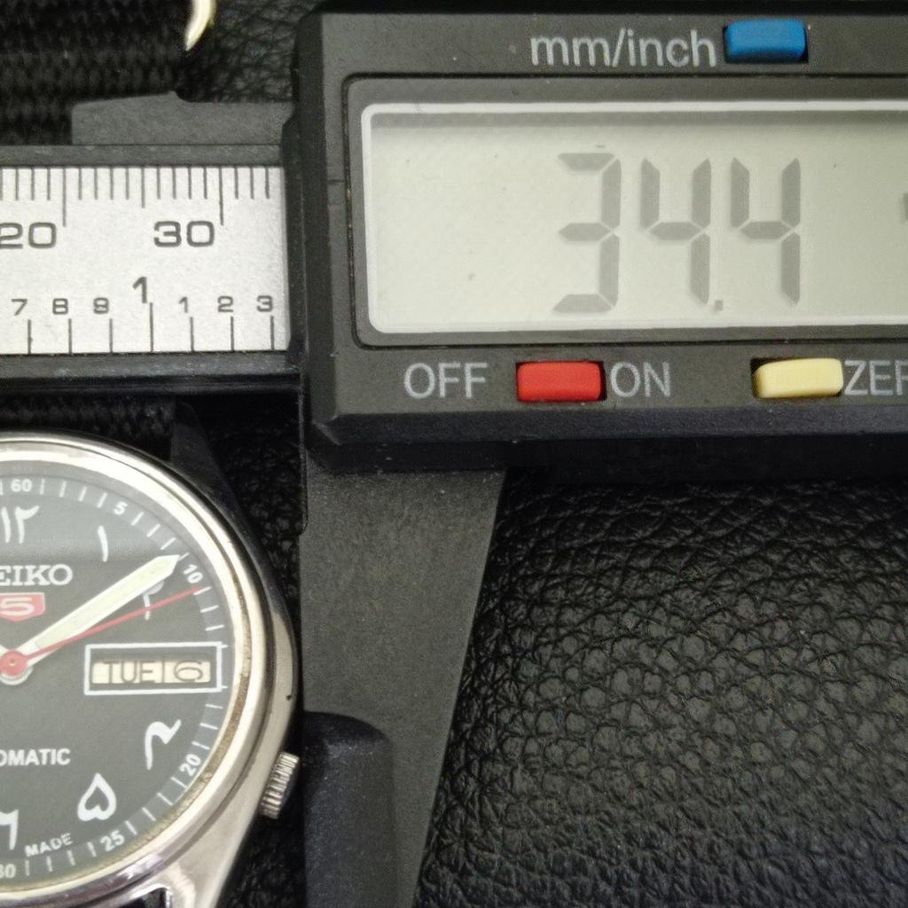 VINTAGE SEIKO 5 AUTOMATIC 7009A JAPAN MENS ARABIC BLACK DIAL WATCH a701601-5 R206c-a701601