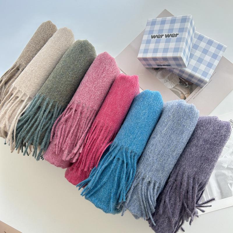 Minimalist Wool Scarf: Soft, Korean-Inspired, Versatile, Solid Color, Warm, and Glutinous.