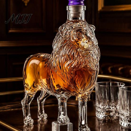 Sophisticated Liquor Serving Set Glass Lion Whiskey Decanter, Shape Dispenser, Unique Spirits Storage Royal Animal Theme Barware Bottle, Bar