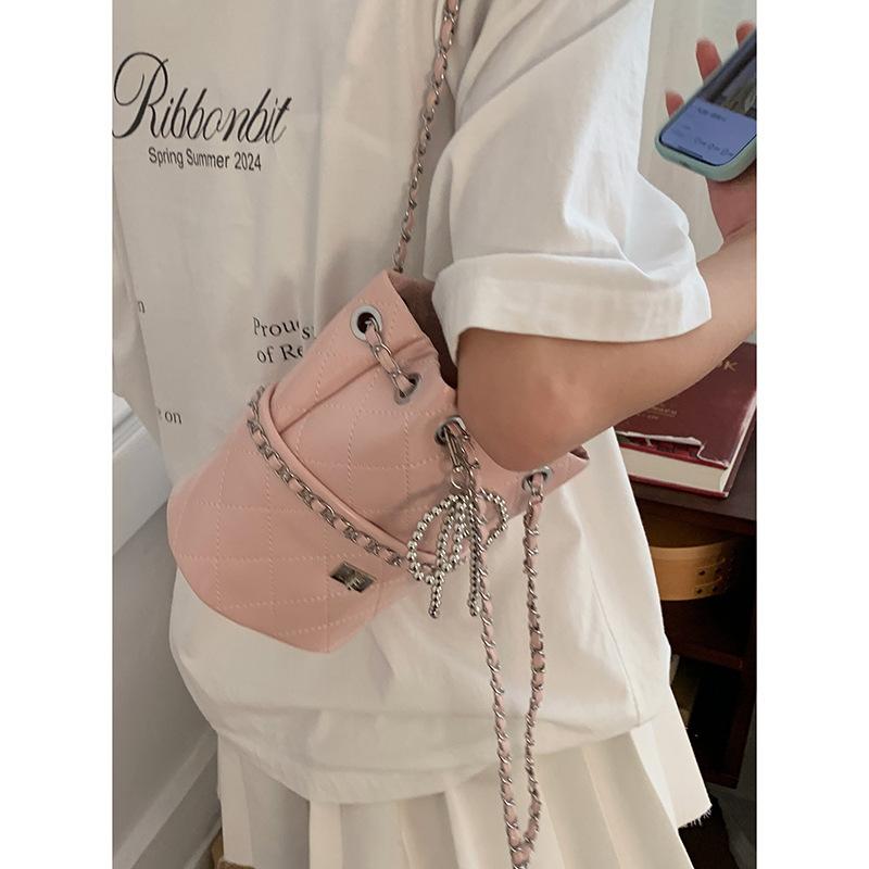 Niche Fashion Women's Small Satchel 2025 New Diamond Chain Bag Simple and Versatile Messenger Bucket Bag