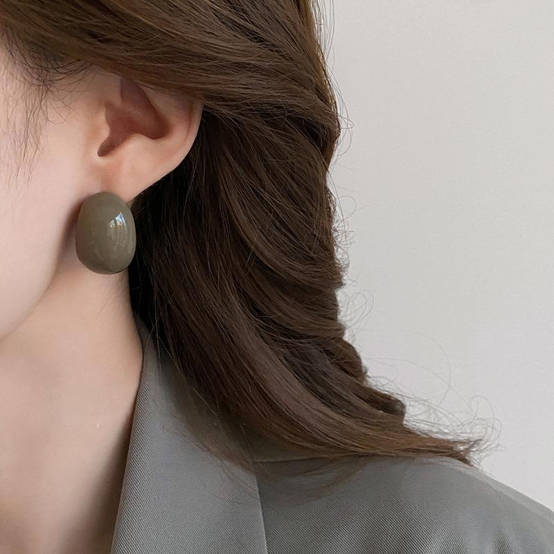 Silver Needle Curved C-shaped Oval Water Drop Resin Stud Earrings Korean Autumn and Winter Retro Temperament Earrings Niche Simple Earrings