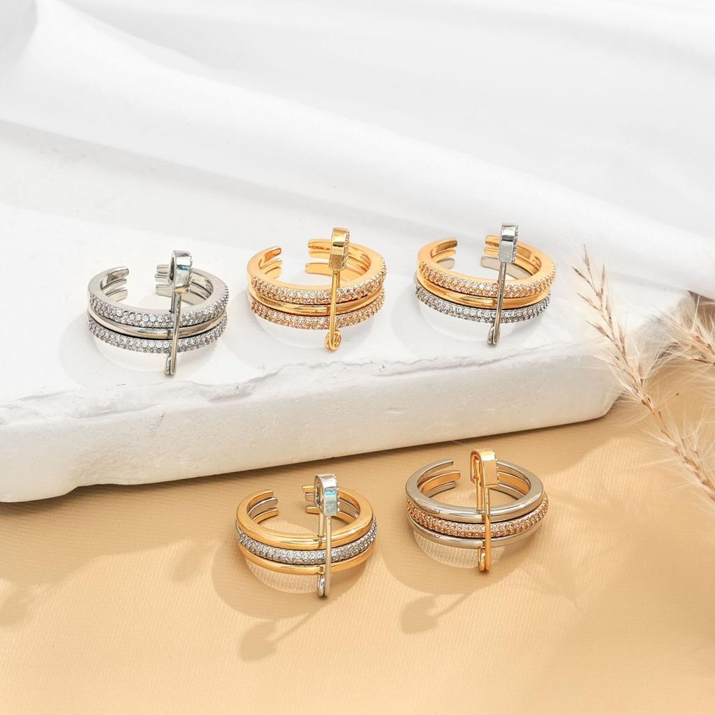 New hot-selling three-color ring, split ring, personalized micro-inlaid zircon pin ring.