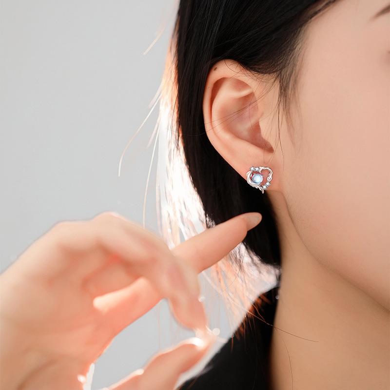 Guardian Heart Earrings Women's Fashion Personality Temperament Versatile Earrings Moonstone Ear Jewelry