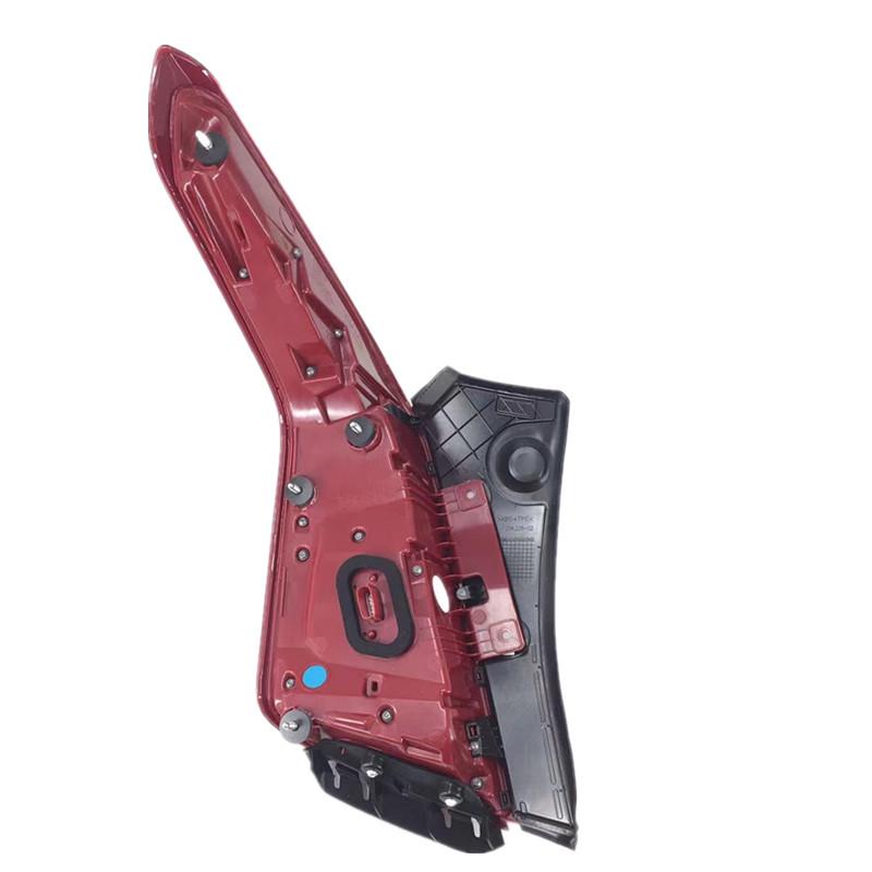 Cadillac XT5 16-22 Taillight Assembly: Rear, Reverse, Turn Signal & Fog Light