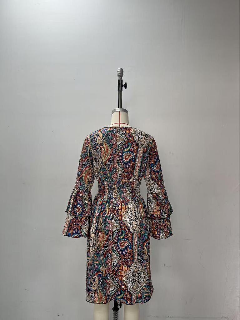 2024 Elegant Paisley V-Neck Flare Sleeve Dress for Women - Autumn/Winter Collection.