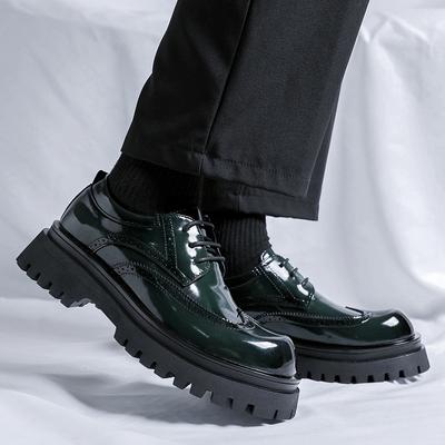 Modische Brogues Trendiger britischer Stil Herrenschuhe mit dicker Sohle Vielseitiger Business- und Freizeitstil Hochzeitsparty Herrenschuhe mit Absatz