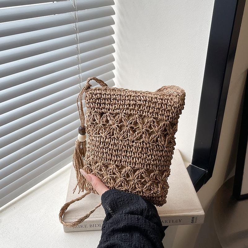 

Tassel woven bucket bag women s summer new high-end niche high-end messenger shoulder bag хаки