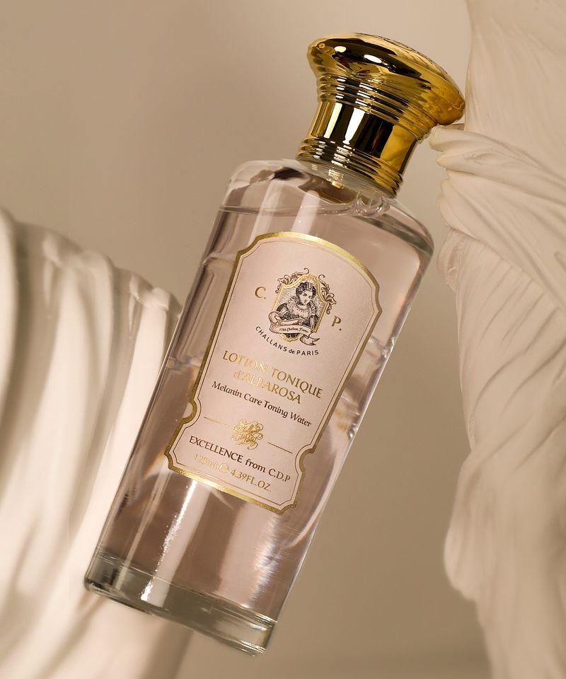 Excellence, a whitening essence for improving blemishes