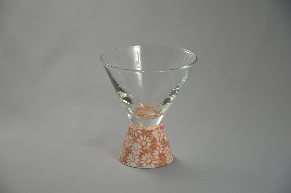 Arita Ware Roman Glass SAKE GLASS, Trapezoid, Small Red Chrysanthemum Design, HT-18-7