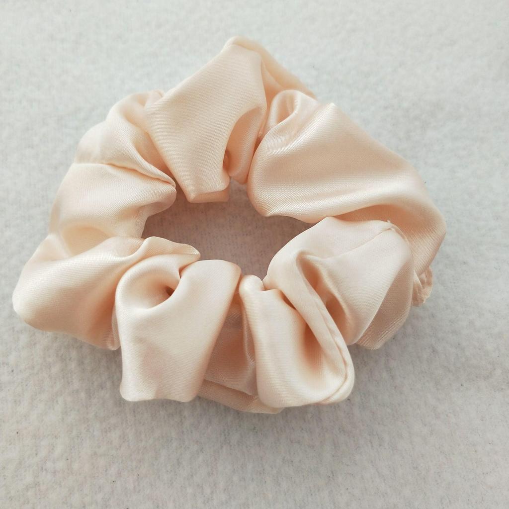 Satin Silk Hair Tie: High-End Women's Rubber Band for Elegant Buns