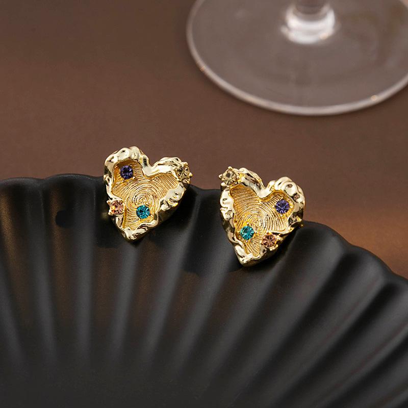 Cold Wind Wrinkled Love Stud Earrings, Simple And Advanced Irregular Metal Diamond Stud Earrings