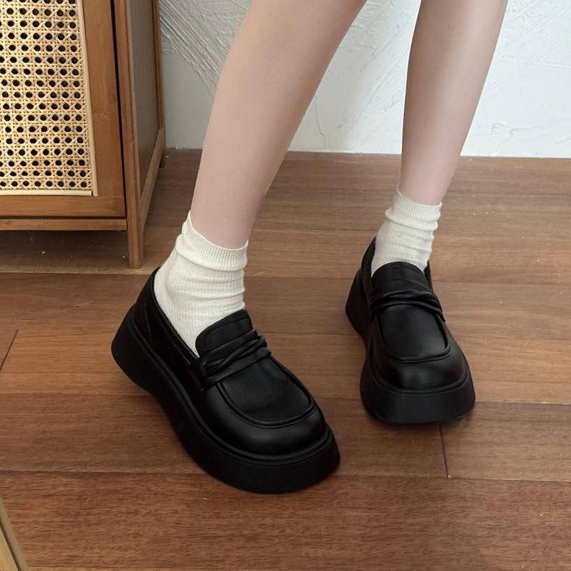 Thick-soled Black Loafers, Versatile Small Leather Shoes for Women's 2025 Spring and Autumn New French Retro Jk Single Shoes