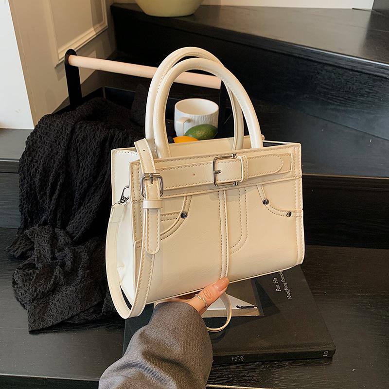 

Popular small bag women s summer new fashion messenger bag portable small square bag белый