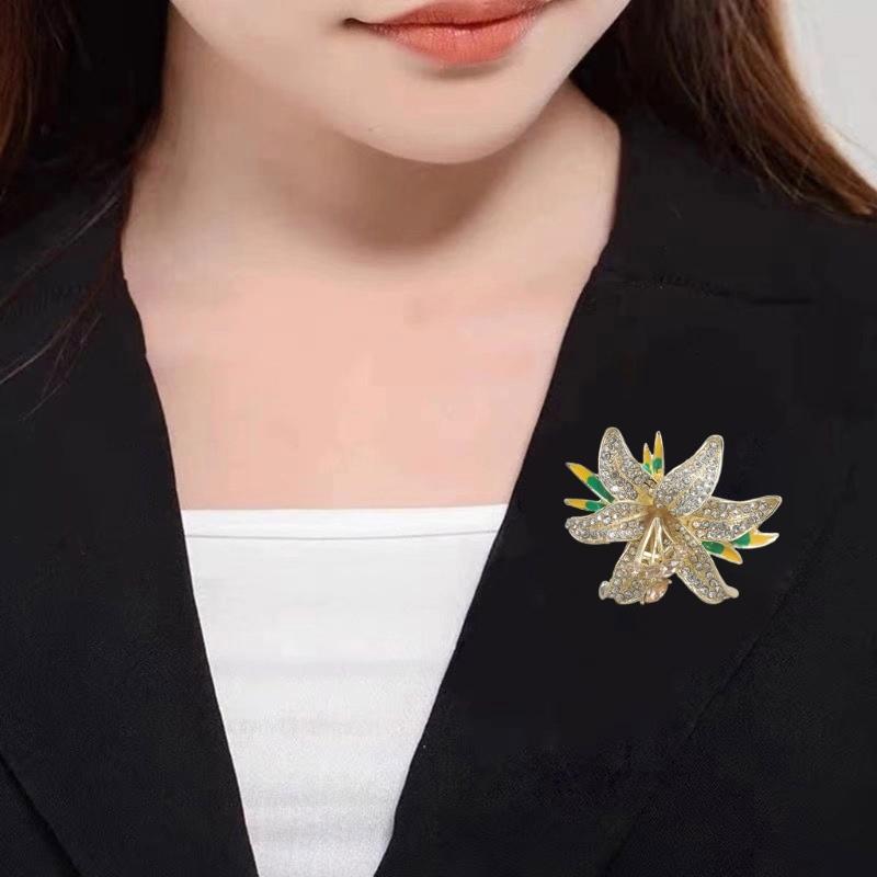 Vintage Rhinestones Lilies Brooches Artistic Lilies Brooch Charm For Women And Girls A Perfect Addition To Any Ensembles