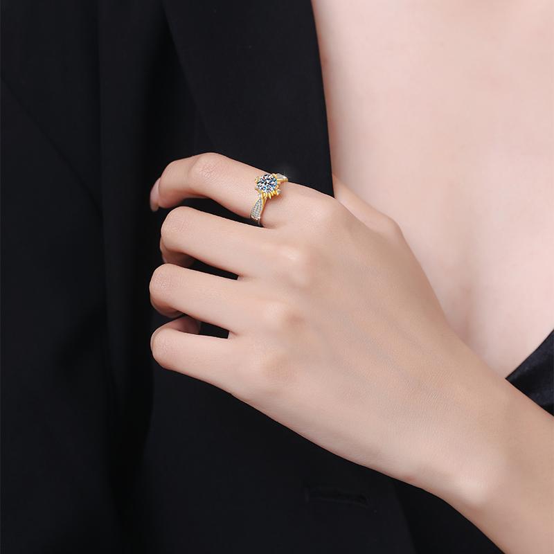Fine Jewelry Flower Shape GRA Certificate 1Ct VVs1 Moissanite S925 Sterling Silver Gold Plated Engagement Wedding Ring for Women